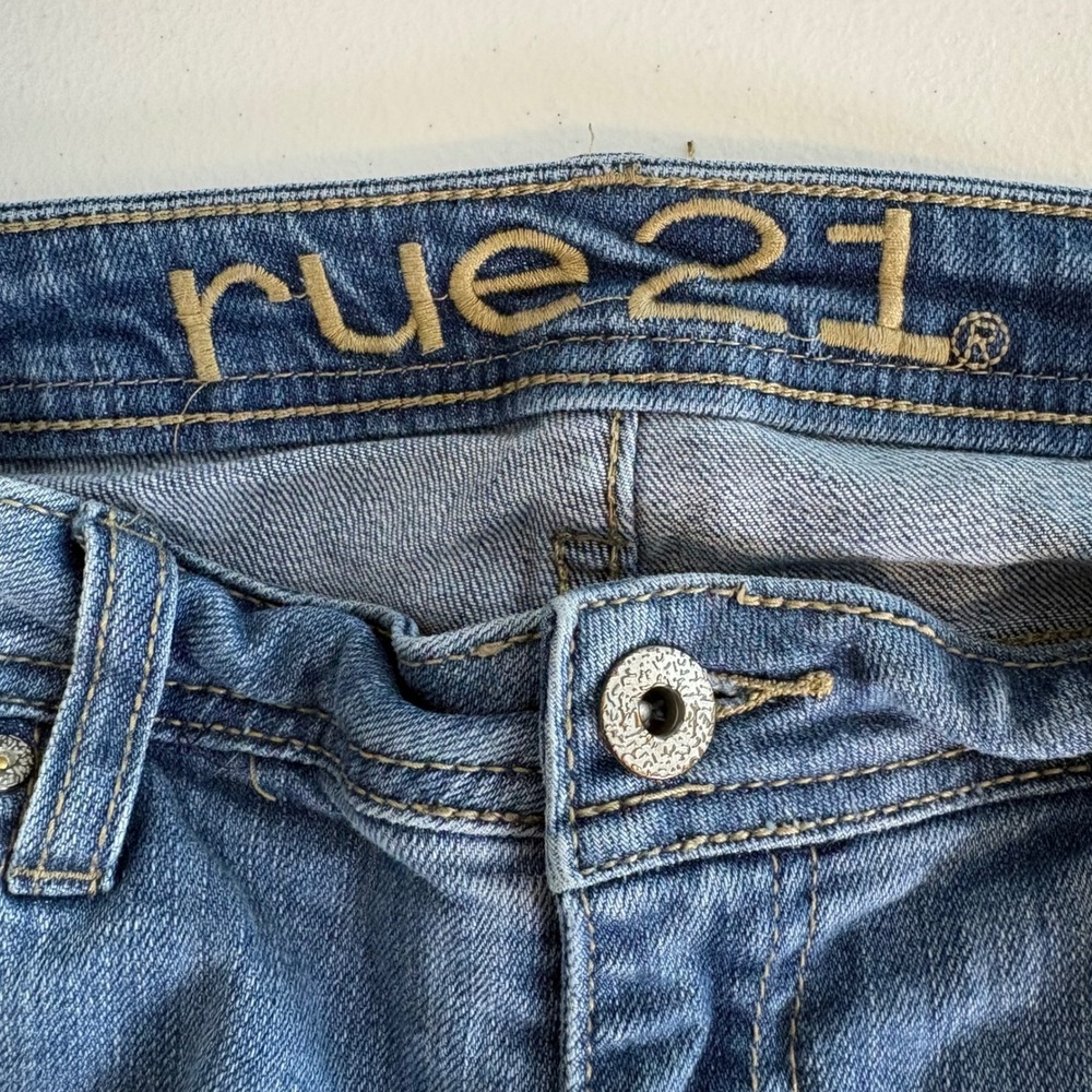 Rue21 Womens High Waisted Braided Side Denim Shorts Medium Wash Distressed 11/12 - Picture 5 of 6
